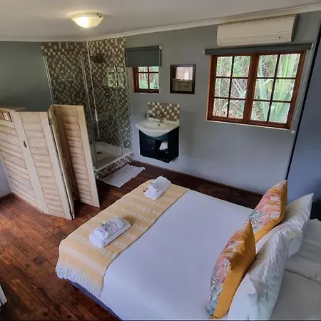 Cock & Bull Restaurant - Pub - Accommodation Hartbeespoort Room photo
