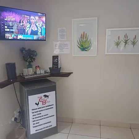 Cock & Bull Restaurant - Pub - Accommodation Hartbeespoort Room photo