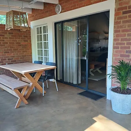Cock & Bull Restaurant - Pub - Accommodation Hartbeespoort Room photo